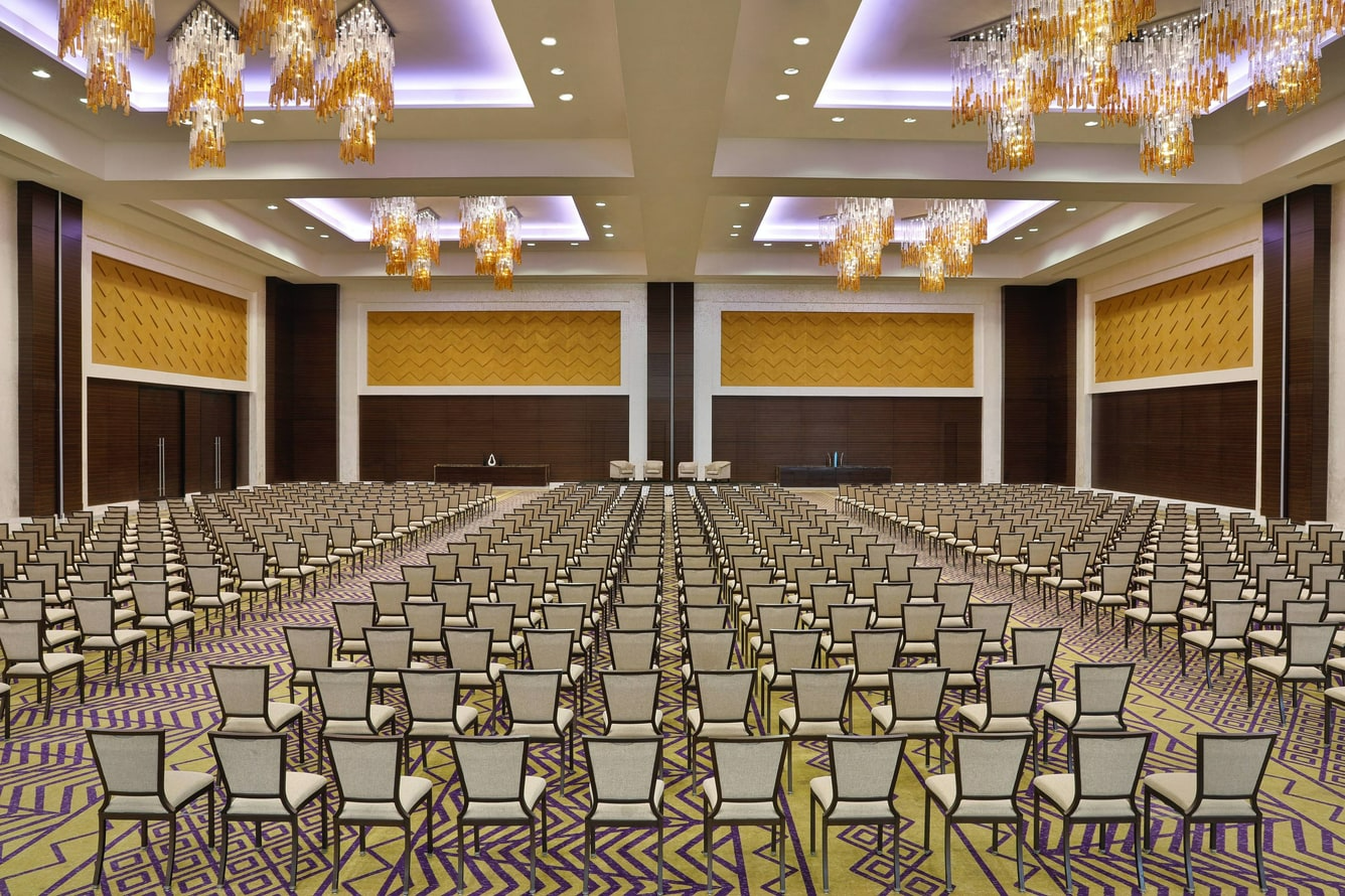 ruhjb_ballroom_0333_hor_clsc