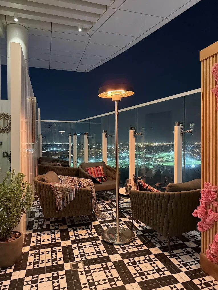 Issei Rooftop