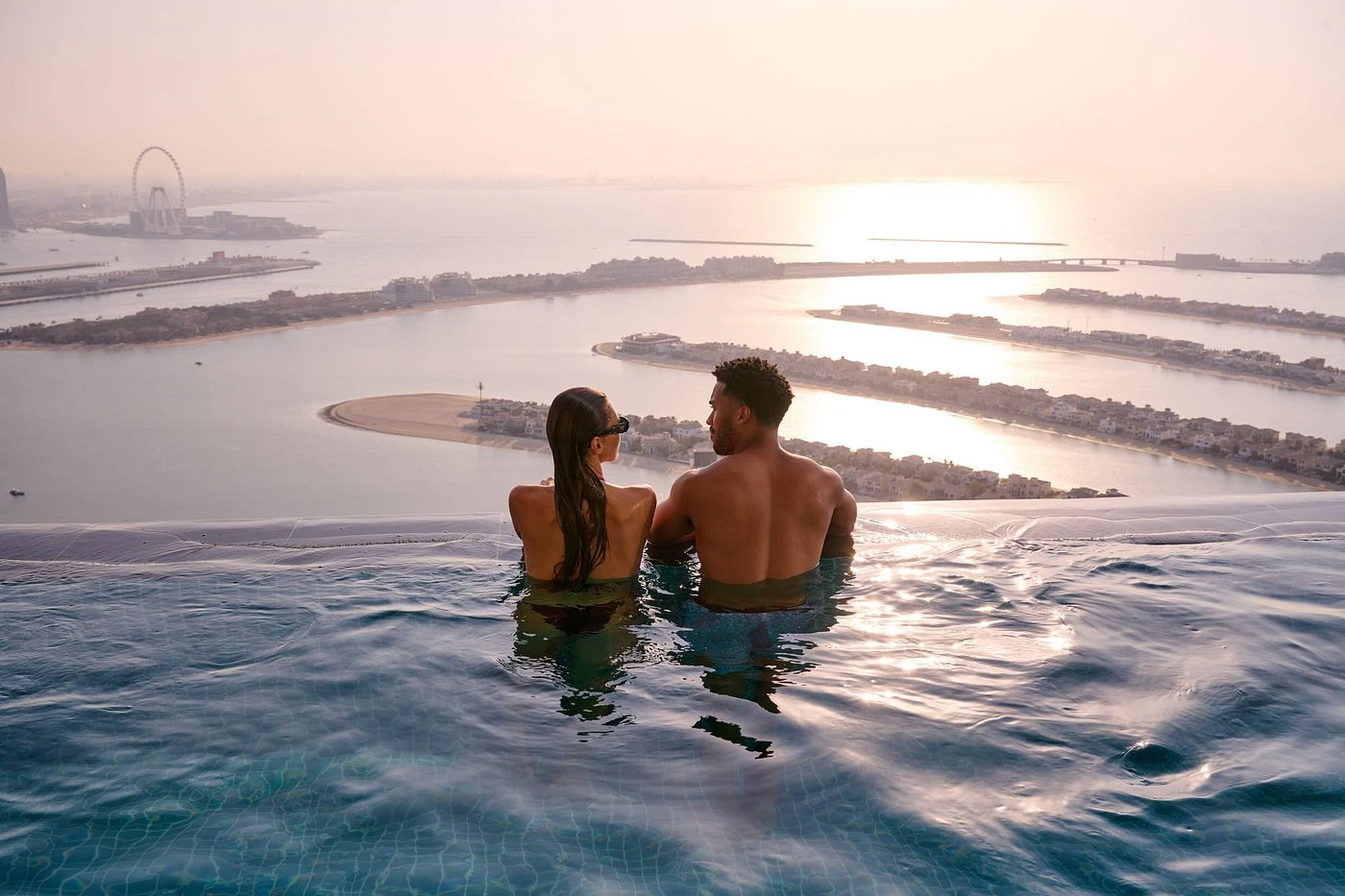 AURA SKYPOOL